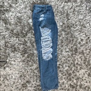 Boyfriend fit American eagle ripped jeans